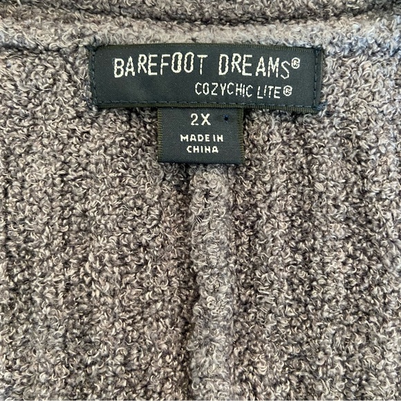 Barefoot Dreams CozyChic Lite Ribbed Shrug
Cardigan Sweater Size 2X - Picture 9 of 10